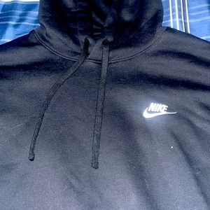 Mens Nike hoodie bought for 60$ selling for 35$ perfect condition size medium